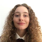 Studentessa di medicina diplomata al liceo scientifico impartisce lezioni